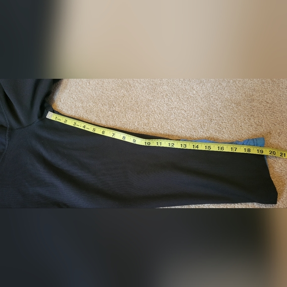 Nike dri-fit womens medium capris black with neon green & blue sheer on back of - Picture 10 of 12